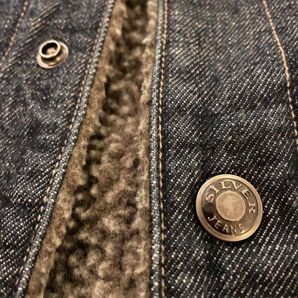 Heavy 100% cotton Canadian made denim jacket - Picture 3 of 7